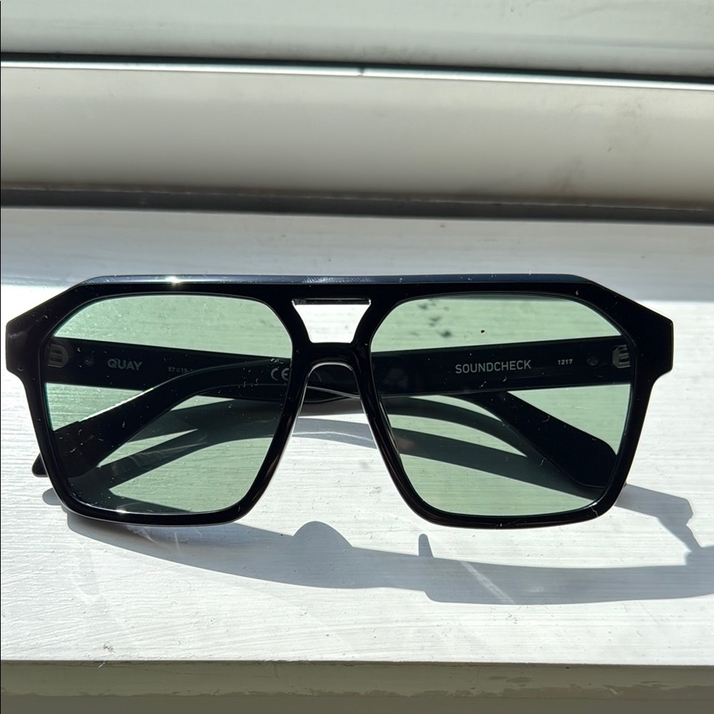 Quay Soundcheck Black Sunglasses